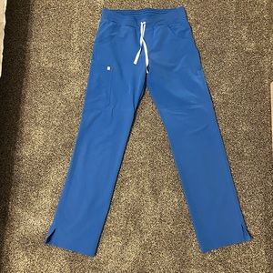 Figs Kade Cargo Scrub Pants Size Small/Tall